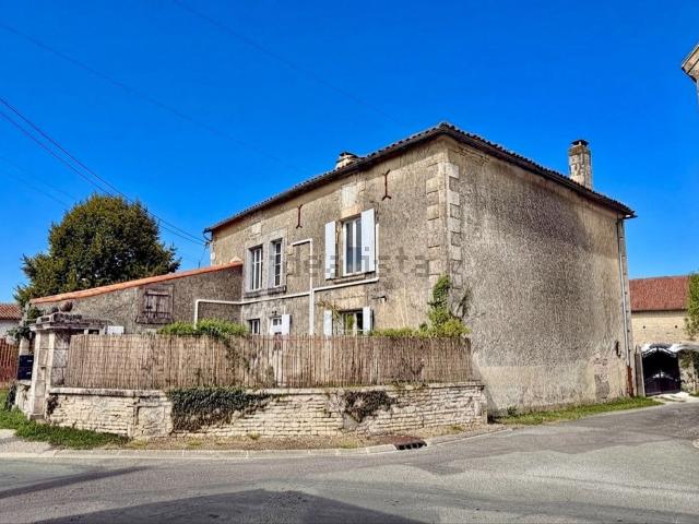Maison, Paizay le Chapt
