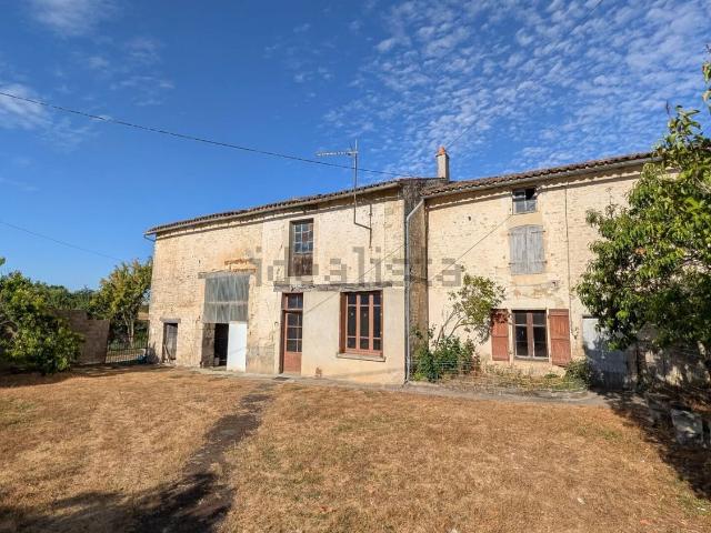 Maison, Pamproux