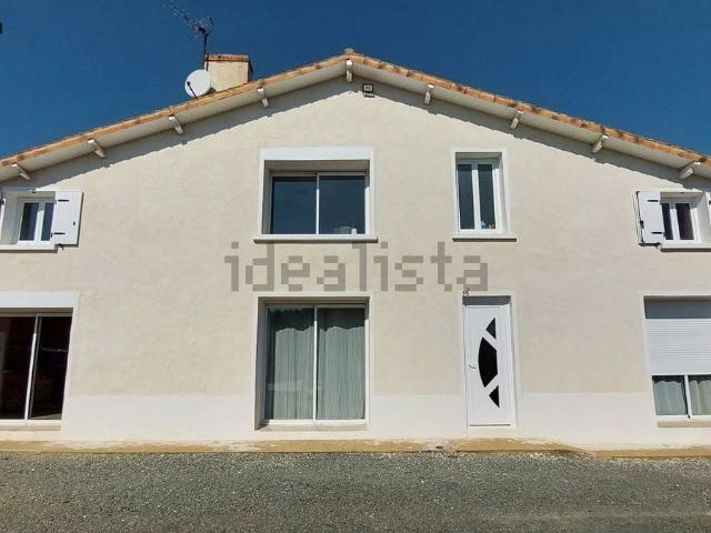 Maison, Pamproux