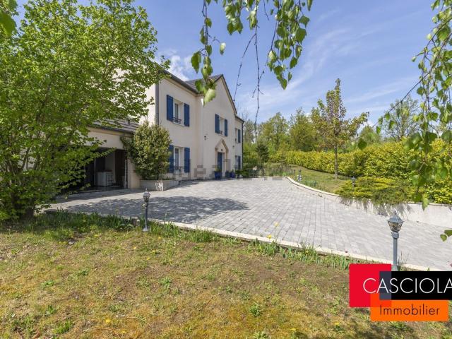 Maison, Pange