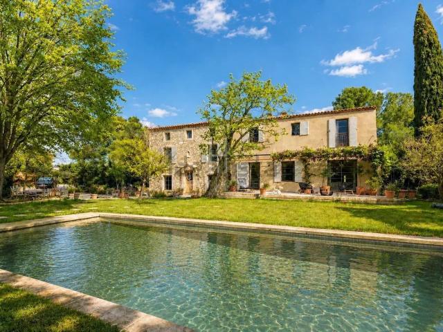 Maison, Paradou