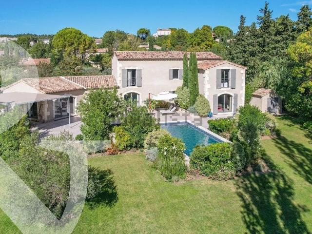 Maison, Paradou