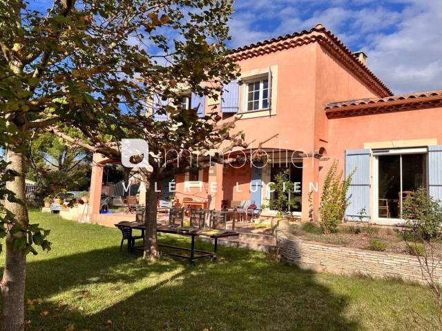 Maison, Paradou