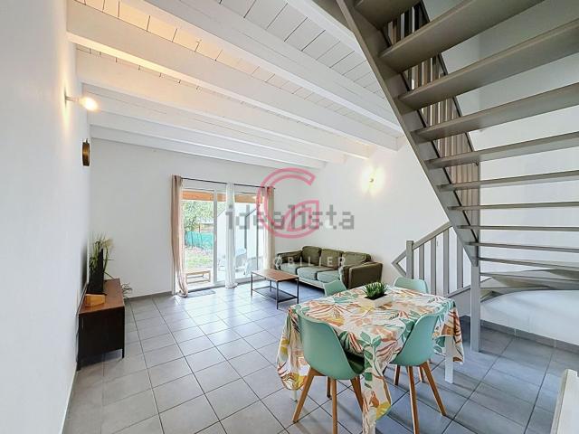 Maison, Parentis en Born