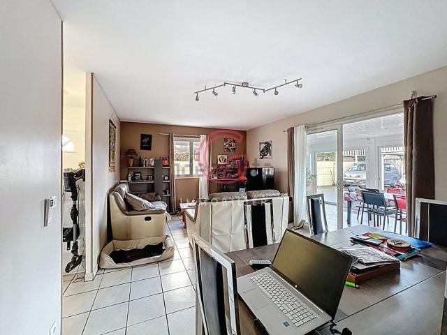 Maison, Parentis en Born