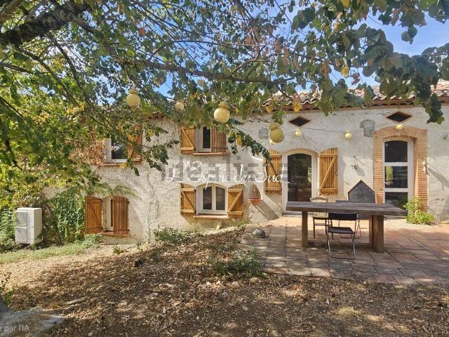 Maison, Parisot