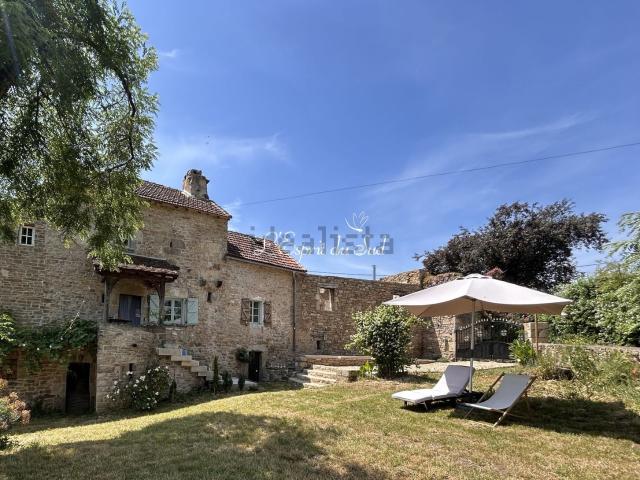 Maison, Parisot