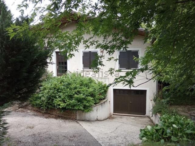 Maison, Parmilieu