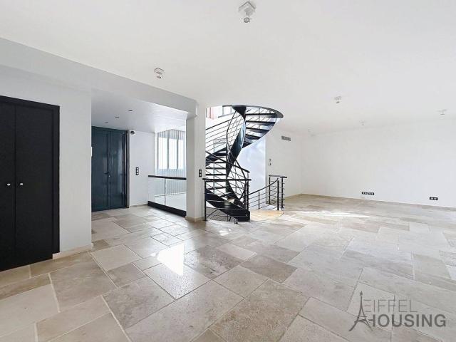 Maison particulière loué vide 347m2 5 chambres climatisée