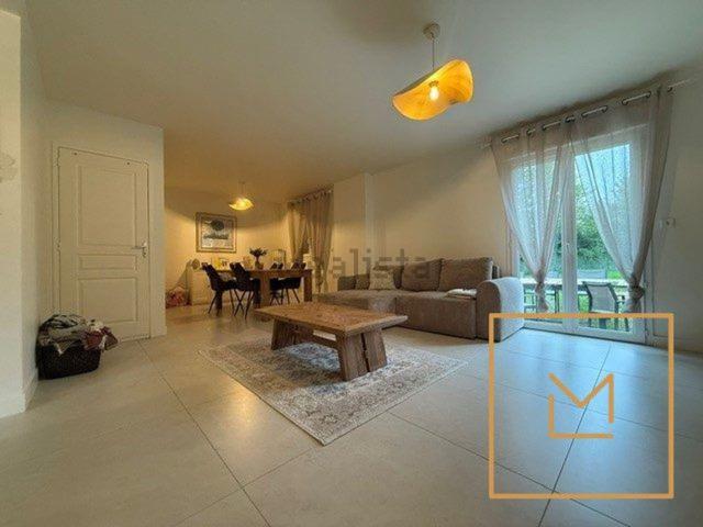 Maison, Petiville
