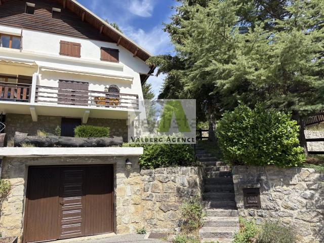 Maison, Péone