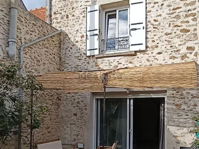 Maison, Périgny