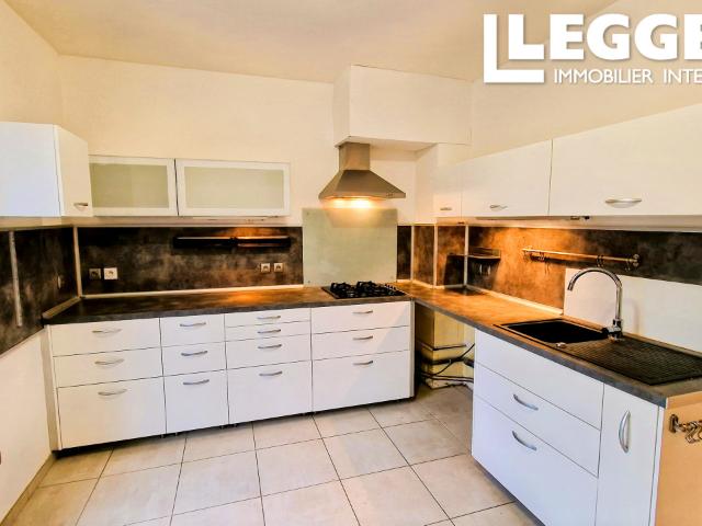 Périgourdine rénovée, 3 chambres, jardin 1 767 m² et garage – à 6 min de Montpon Ménestérol