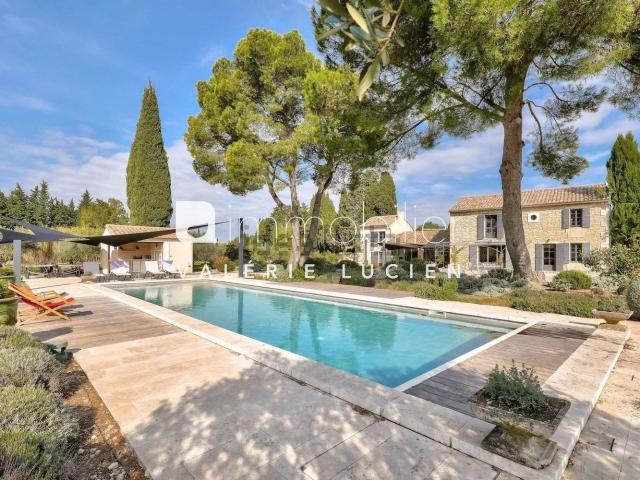 Maison, Pernes les Fontaines
