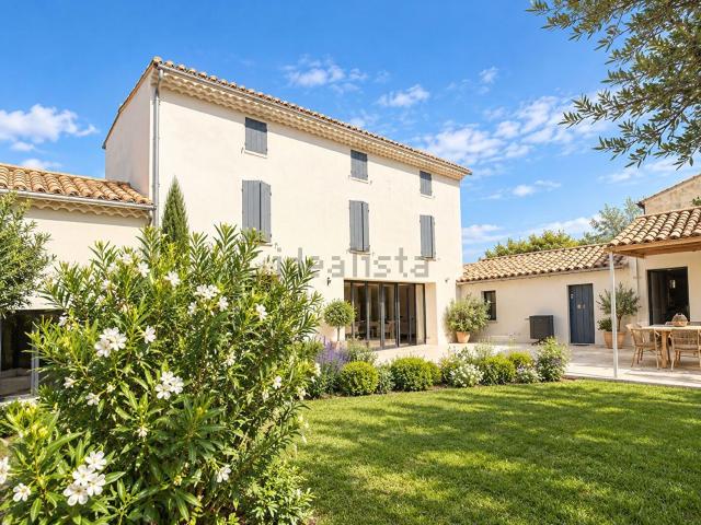 Maison, Pernes les Fontaines