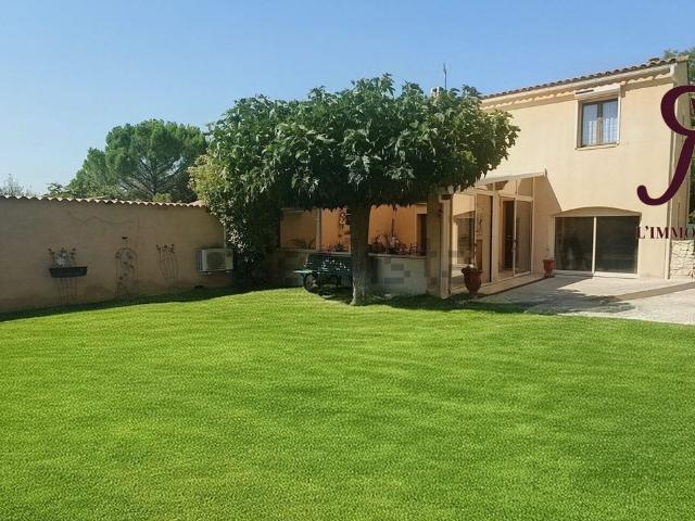 Maison, Pertuis