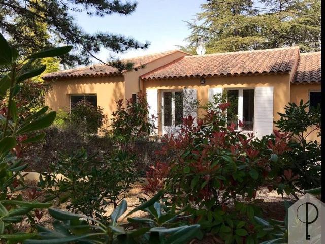 Maison, Pertuis