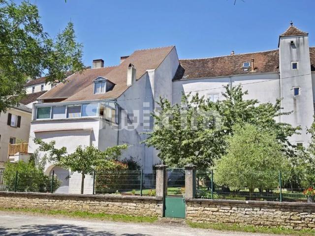 Maison, Pesmes