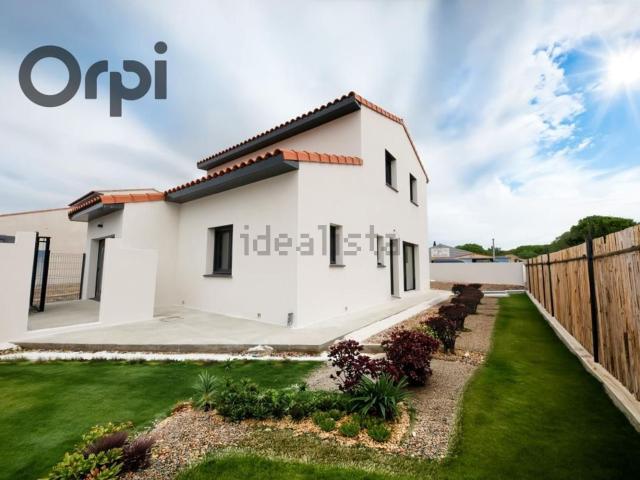 Maison, Pia