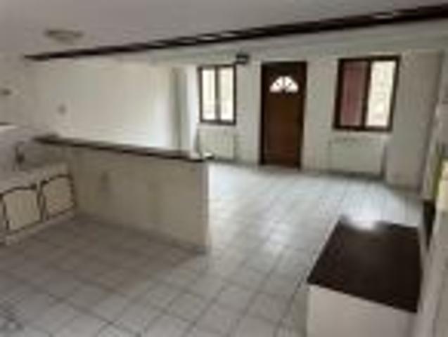 Maison pièces à louer à Bas en basset