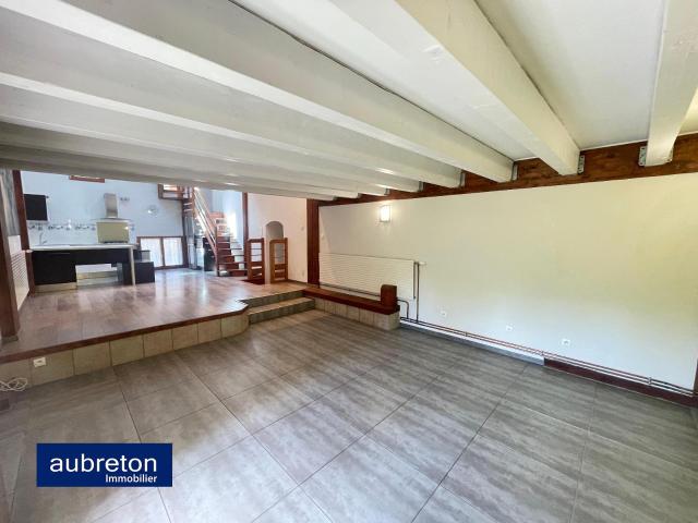 Maison pièces de 222m² à Tullins