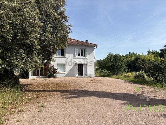 Maison, Piégut Pluviers