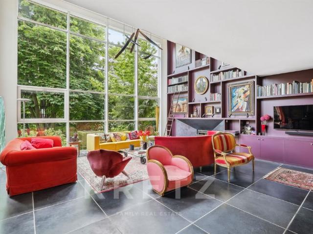 Maison pied dans l'eau sur l'ile Saint Germain 475m² Boulogne Billancourt