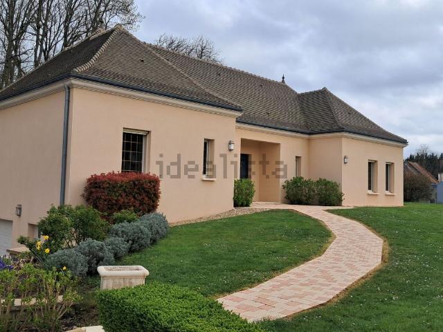 Maison, Pierre de Bresse