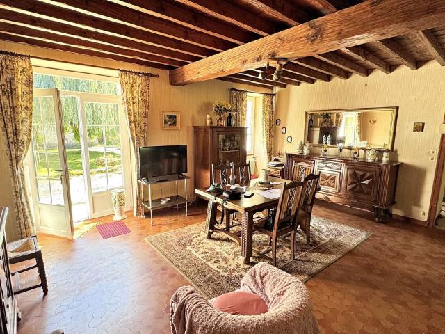 Maison pierre et moellons à NAUJAN