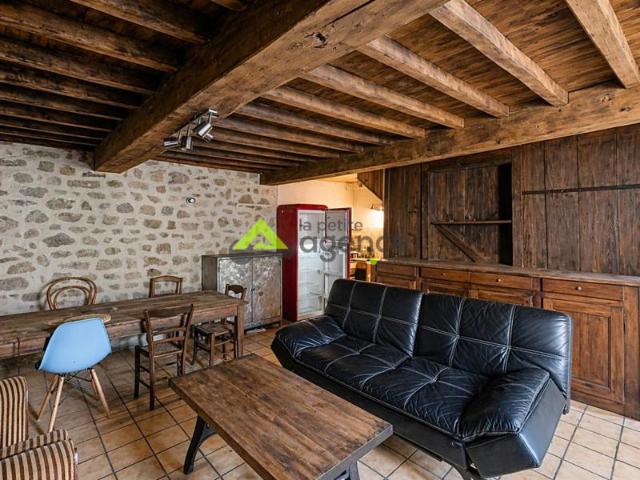 Maison pierre + grange 100 m2 charme + potentiel campagn