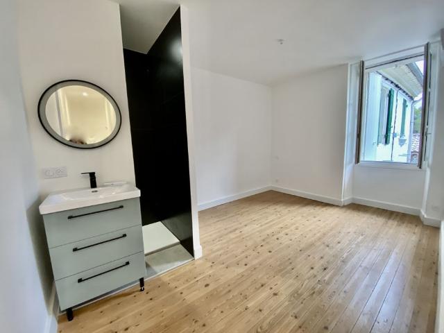 MAISON PIERRE RENOVÉE 97M2 QUINSAC CENTRE