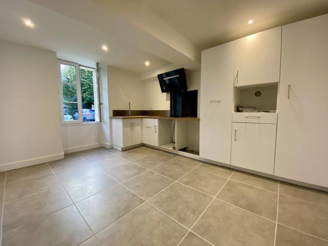 MAISON PIERRE RENOVÉE 97M2 QUINSAC CENTRE