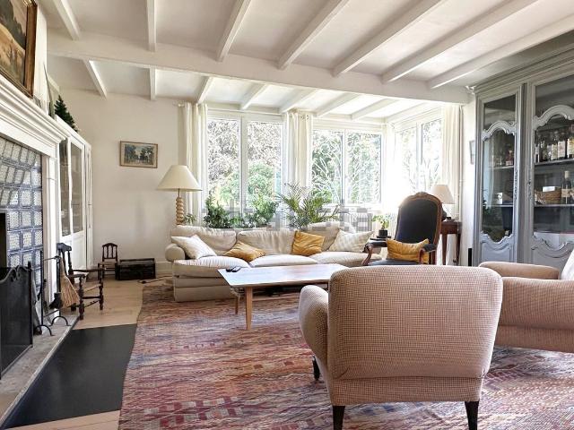 Maison, Pierregot