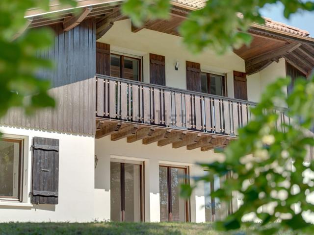 Maison, Pierrefontaine les Varans