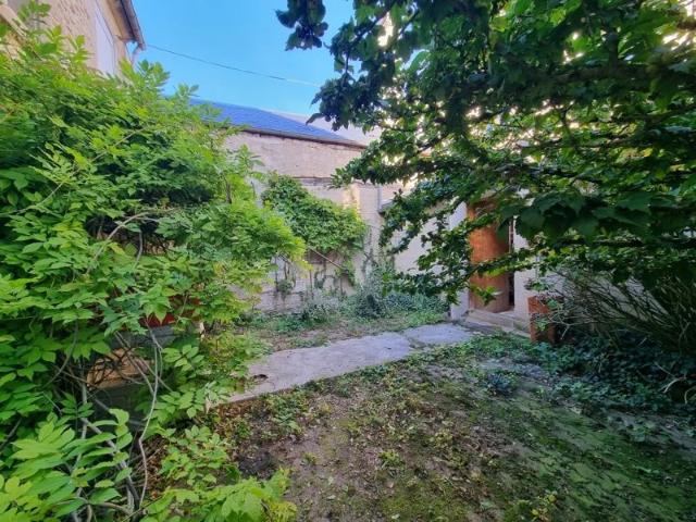 MAISON PIERRES
