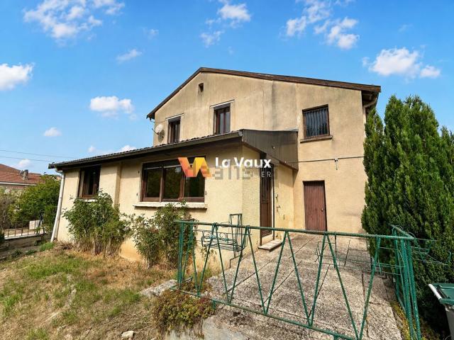 Maison, Pierreville