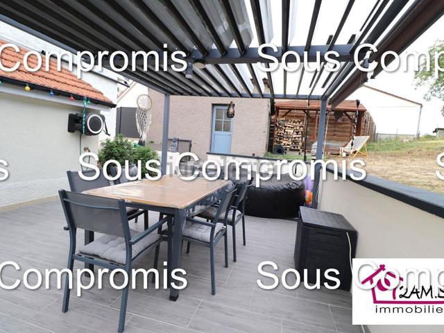 Maison, Pierreville