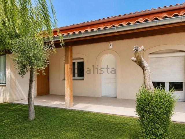 Maison, Pins Justaret