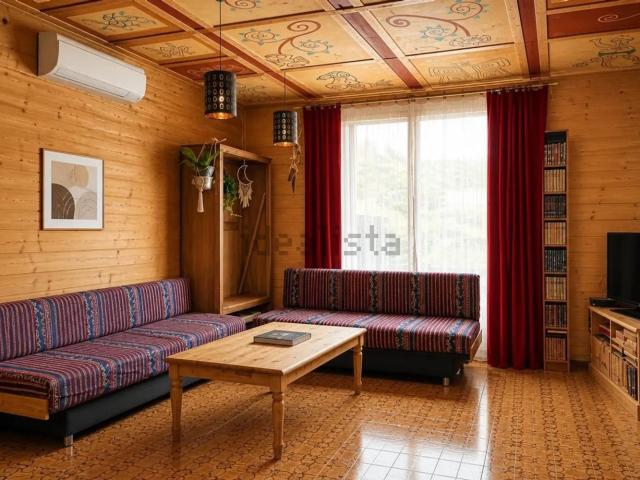 Maison, Pins Justaret