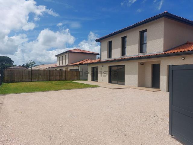 Maison, Pins Justaret