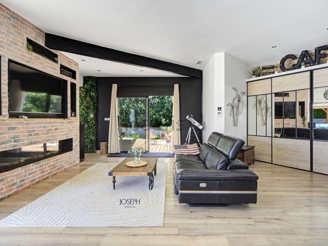 Maison, Pins Justaret