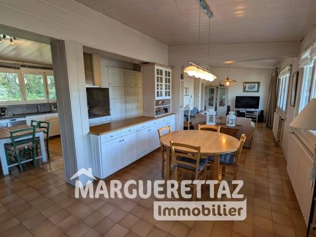 Maison plain pied 4 chambres + 6 grands garages