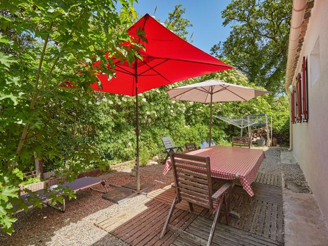 Maison plain pied 4 pièces à vendre à Alleins avec vue sur le Luberon