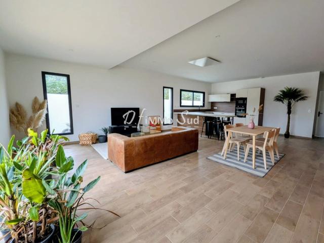 Maison plain pied 5 pièces avec piscine, garage et vue dégag. 125m² Narbonne