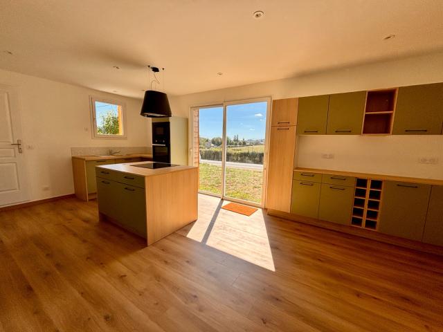 Maison plain pied 98 m² sans travaux intérieur 3 chambres Garage 40 m² Genouilly 71460