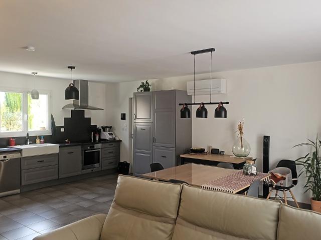 Maison plain pied 113m² – Jardin 1112m² avec piscine – Saint Hilaire de la Côte 38