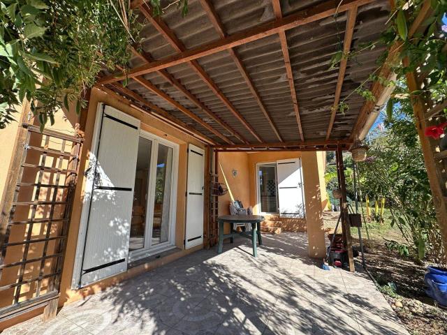 Maison plain pied 117 m² avec 3 chambres sur terrain de 1000 m²