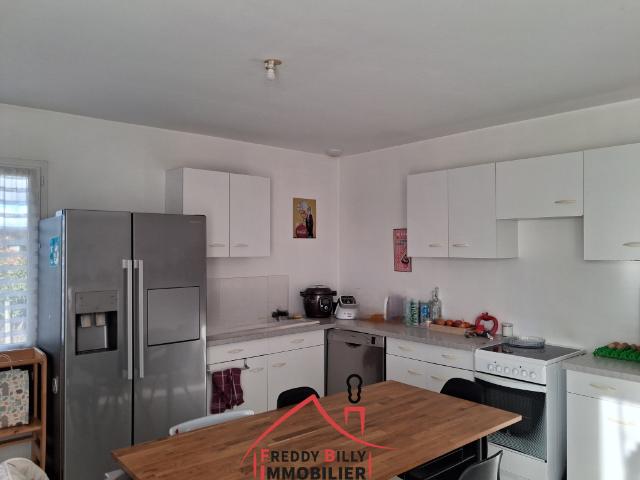 Maison plain pied 3 chambres + bâtimment de 260 m2 attenant
