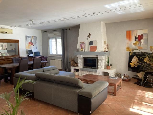 Maison plain pied 3 Chbes sur 980 m², piscine