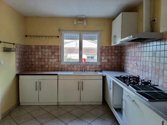 Maison plain pied à louer, 4 pièces Sainte Eulalie 33560